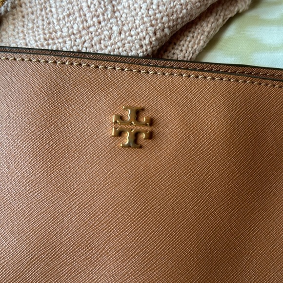 TORY BURCH Saffiano Tote - Picture 2 of 9